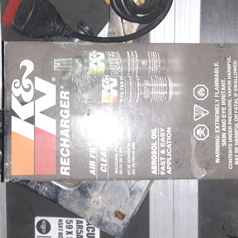 Air filter cleaning kit